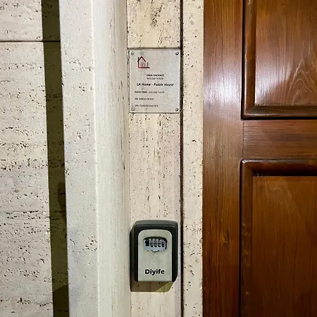 La - Puzzle House Apartment Viareggio