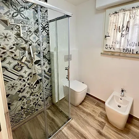 La - Puzzle House Апартаменты *