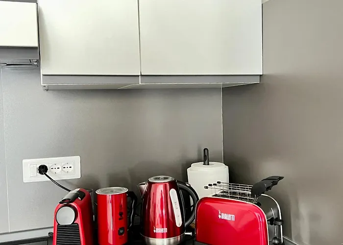 La - Puzzle House * Viareggio