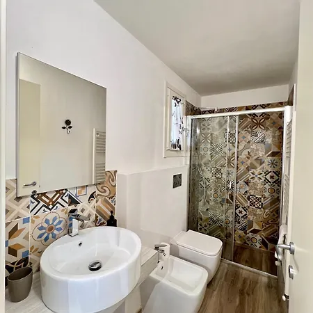 La - Puzzle House * Viareggio